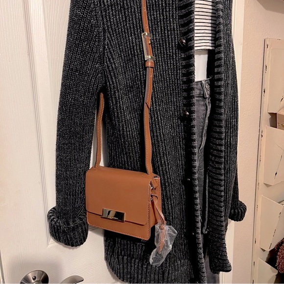 New Isaac Mizrahi Live Whitney Small Shoulder Saddle Cognac Brown Leather Bag - Picture 1 of 7